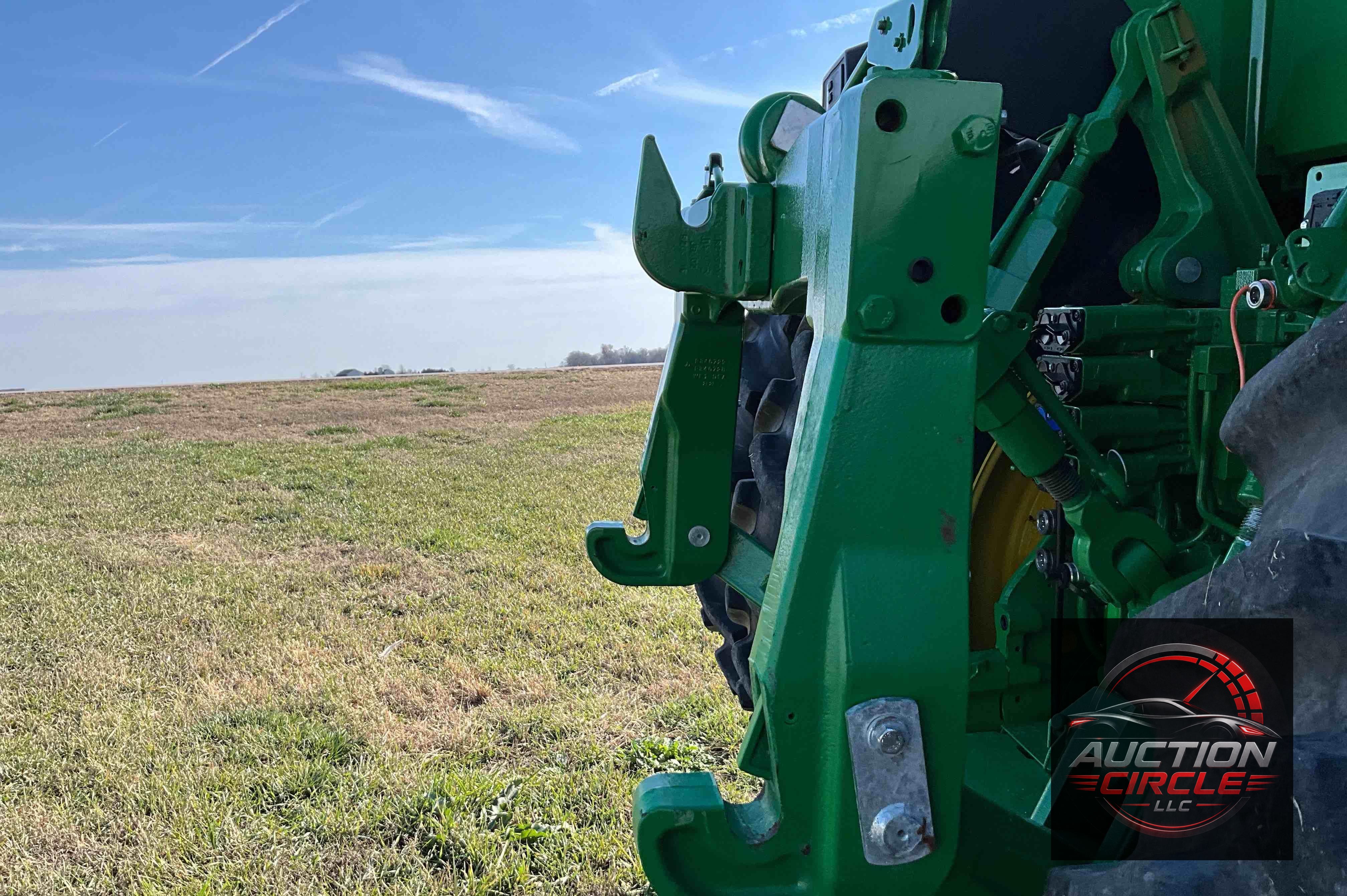 2022 John Deere 8R 250