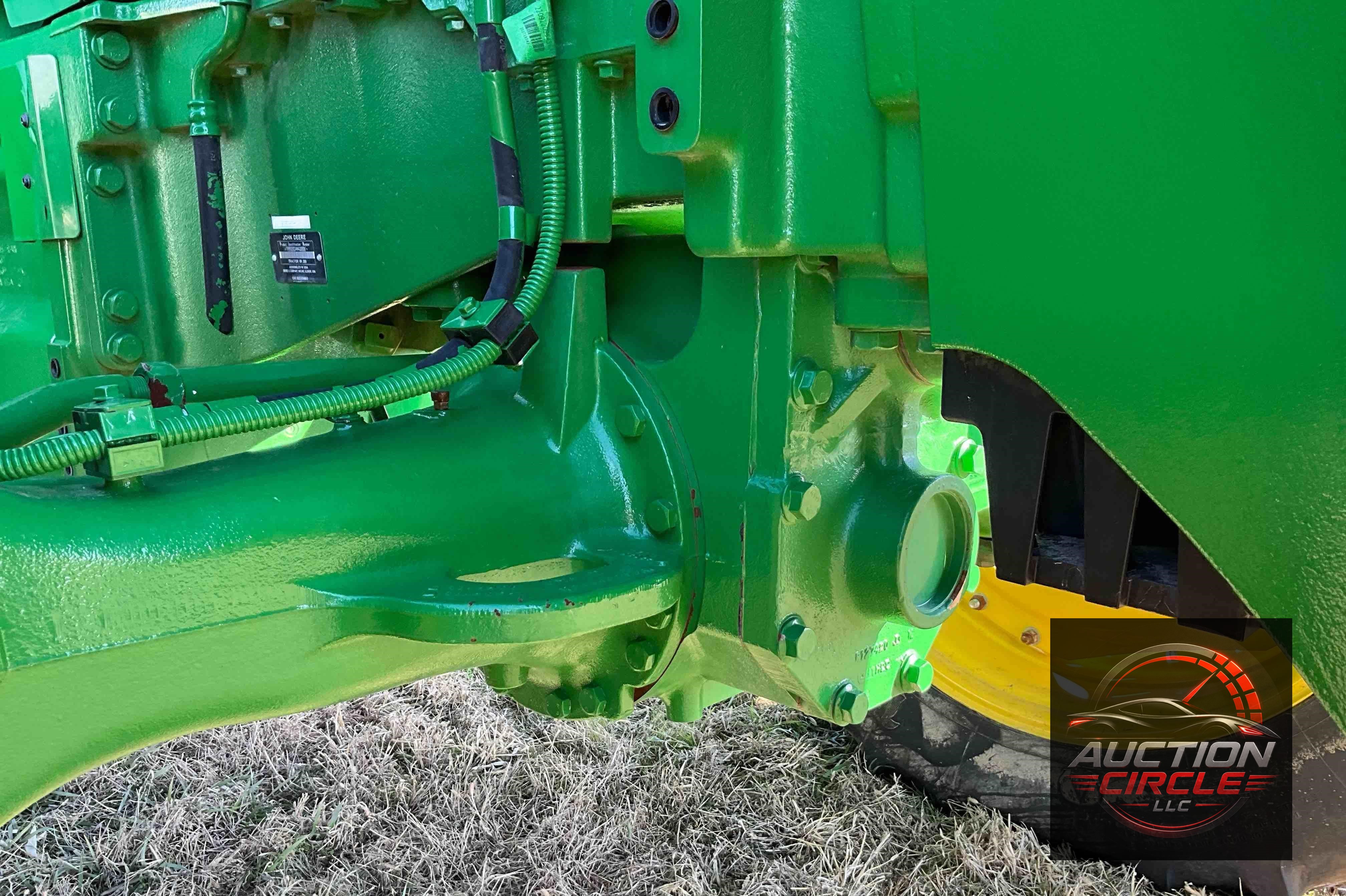 2022 John Deere 8R 250