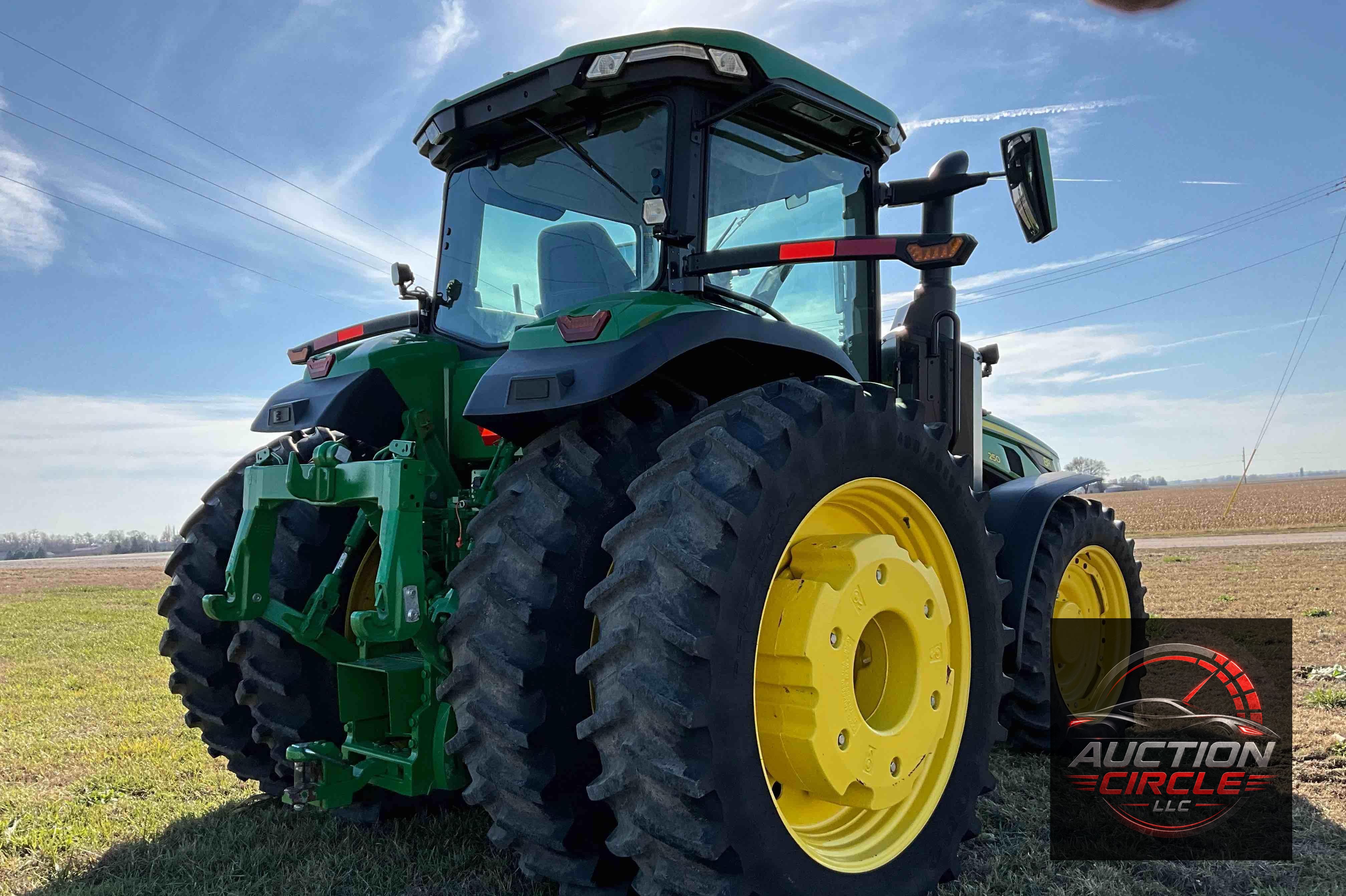 2022 John Deere 8R 250