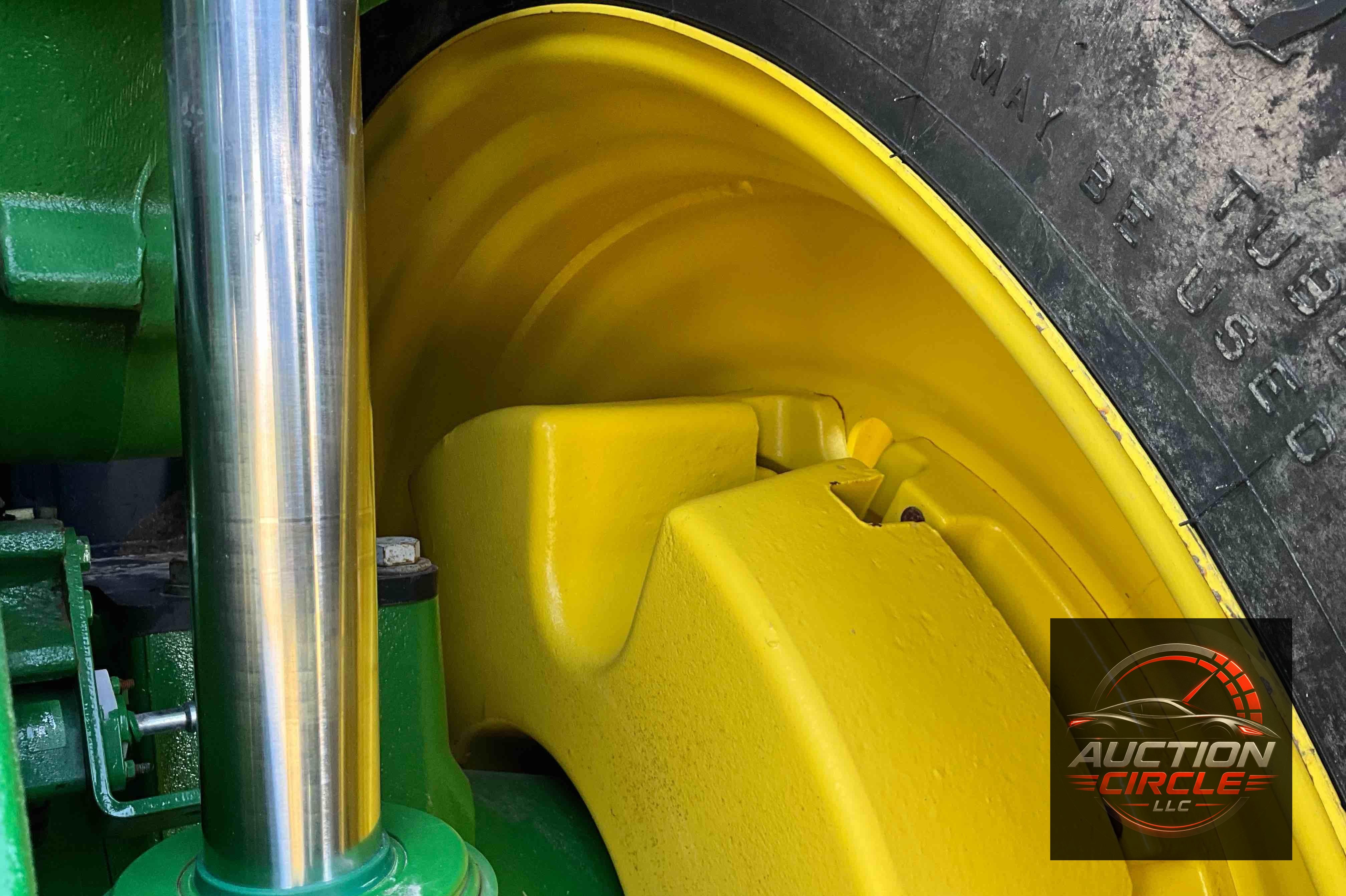 2022 John Deere 8R 250