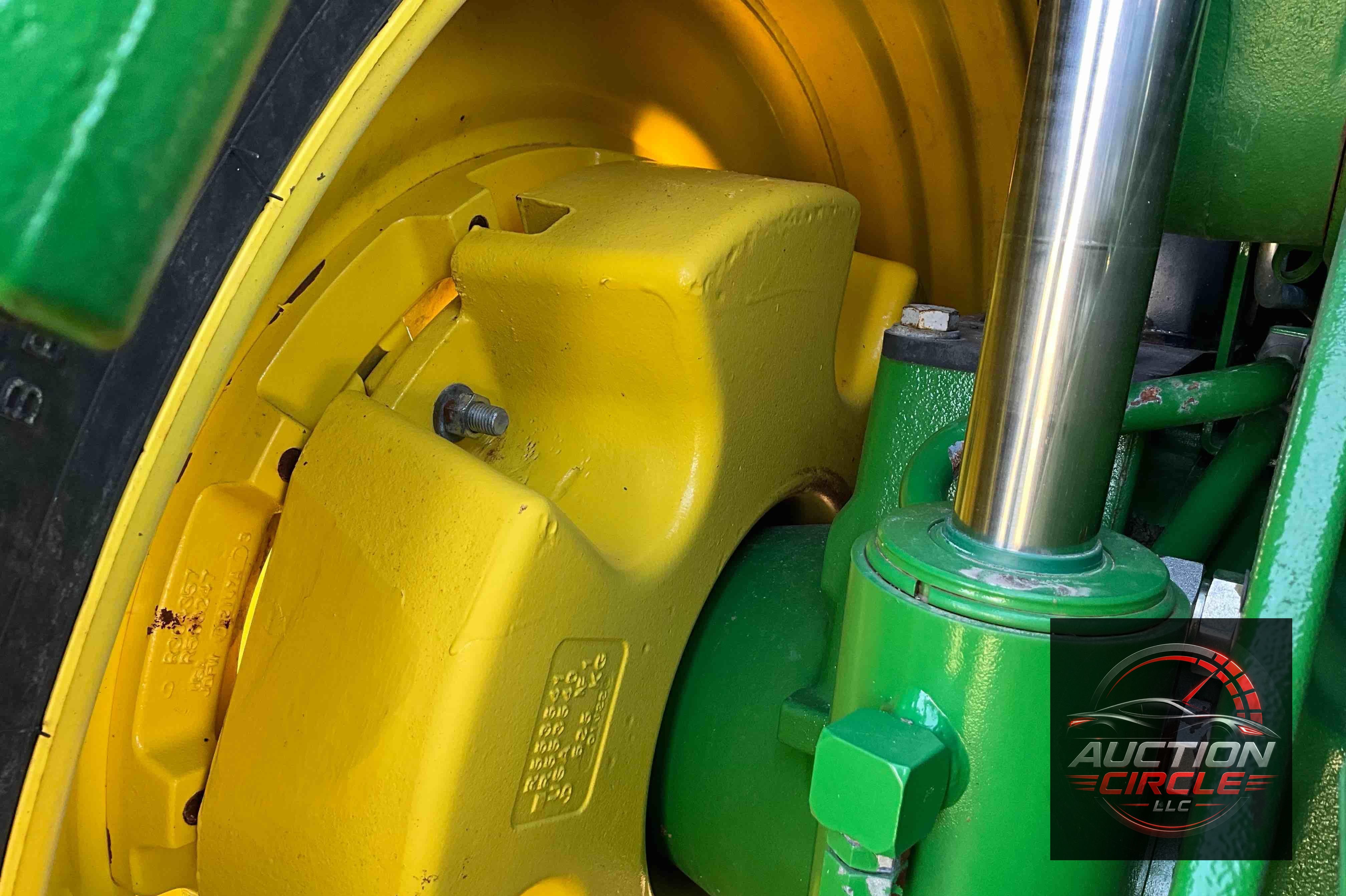 2022 John Deere 8R 250