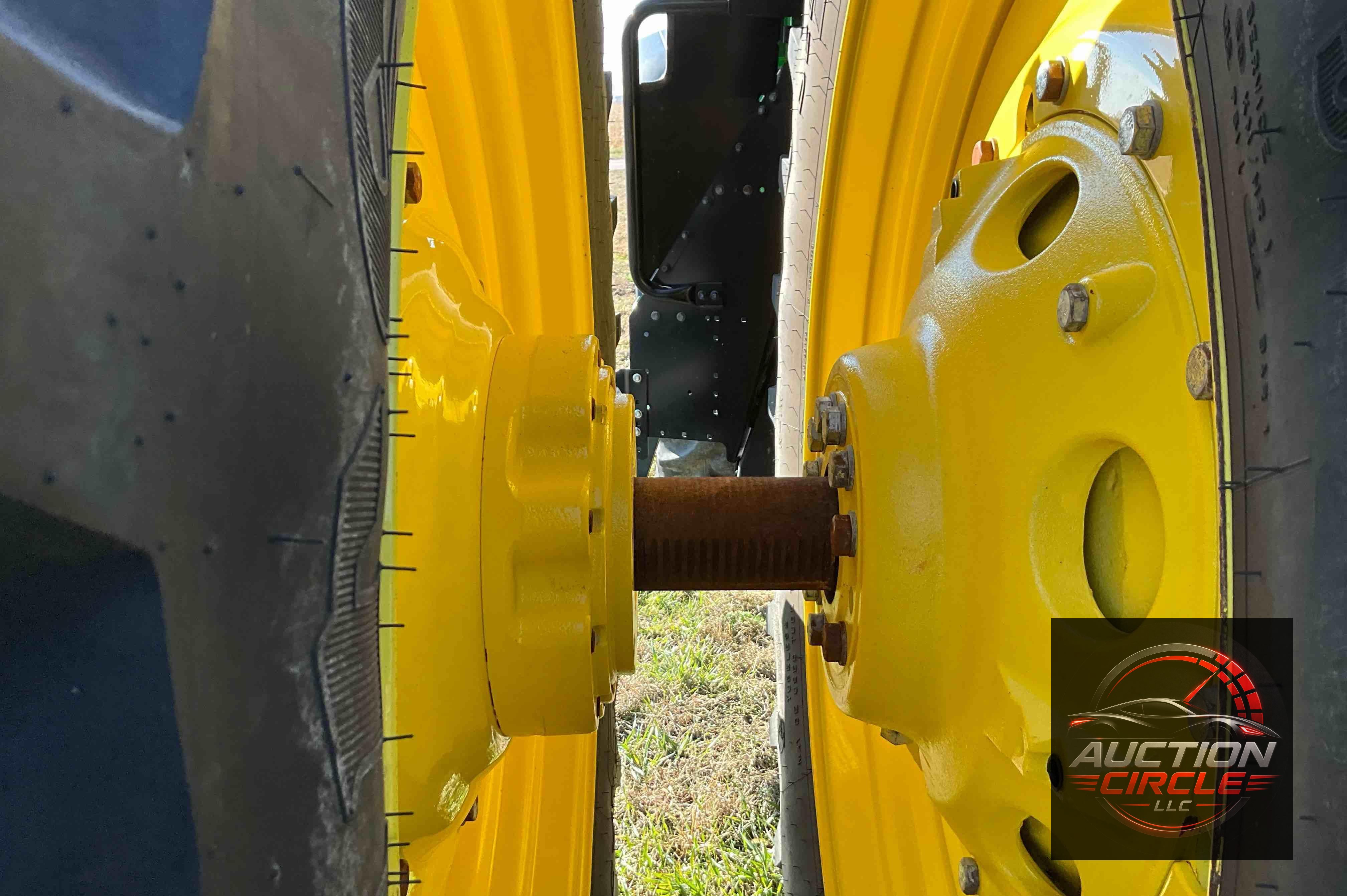 2022 John Deere 8R 250