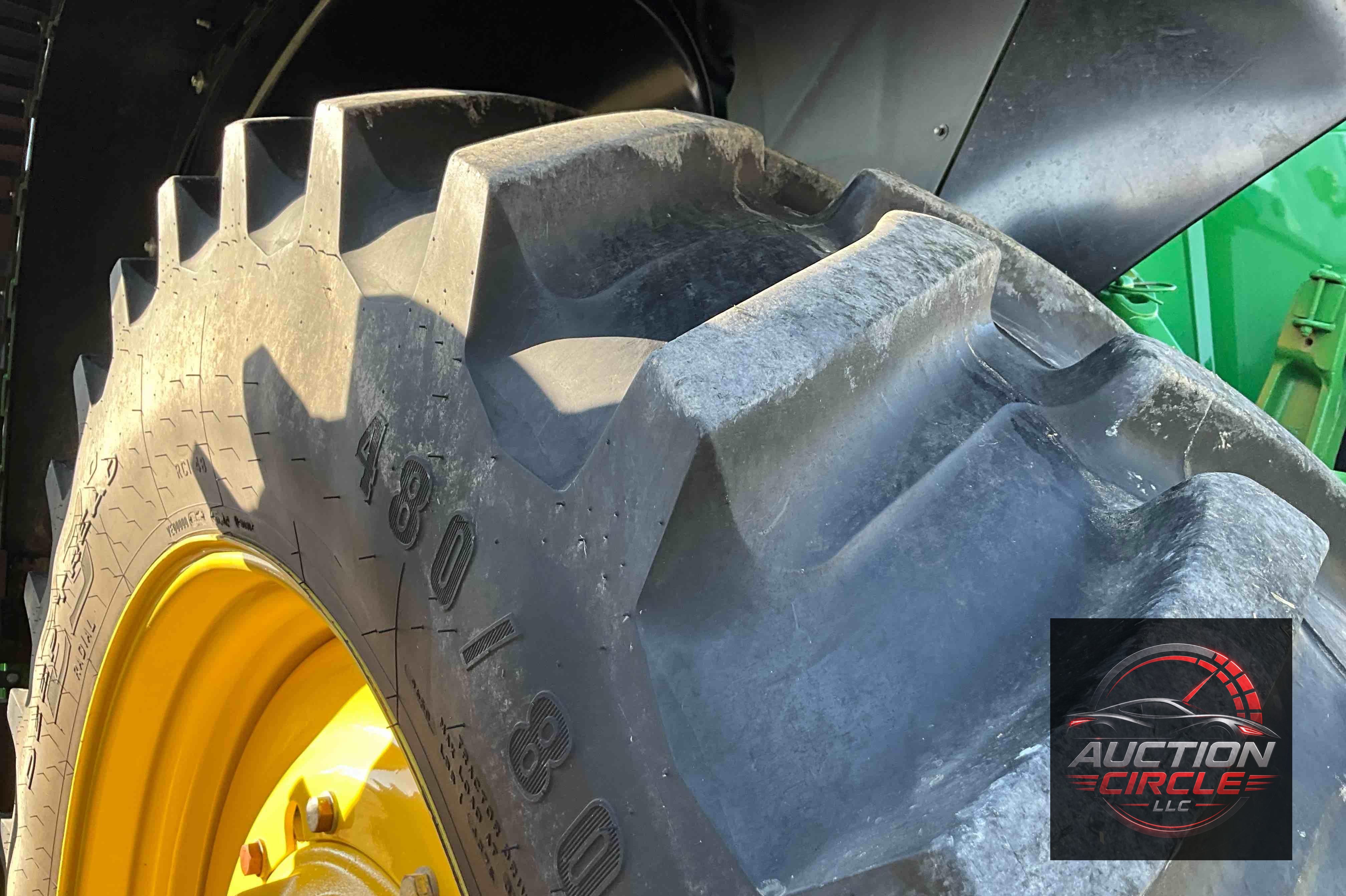 2022 John Deere 8R 250