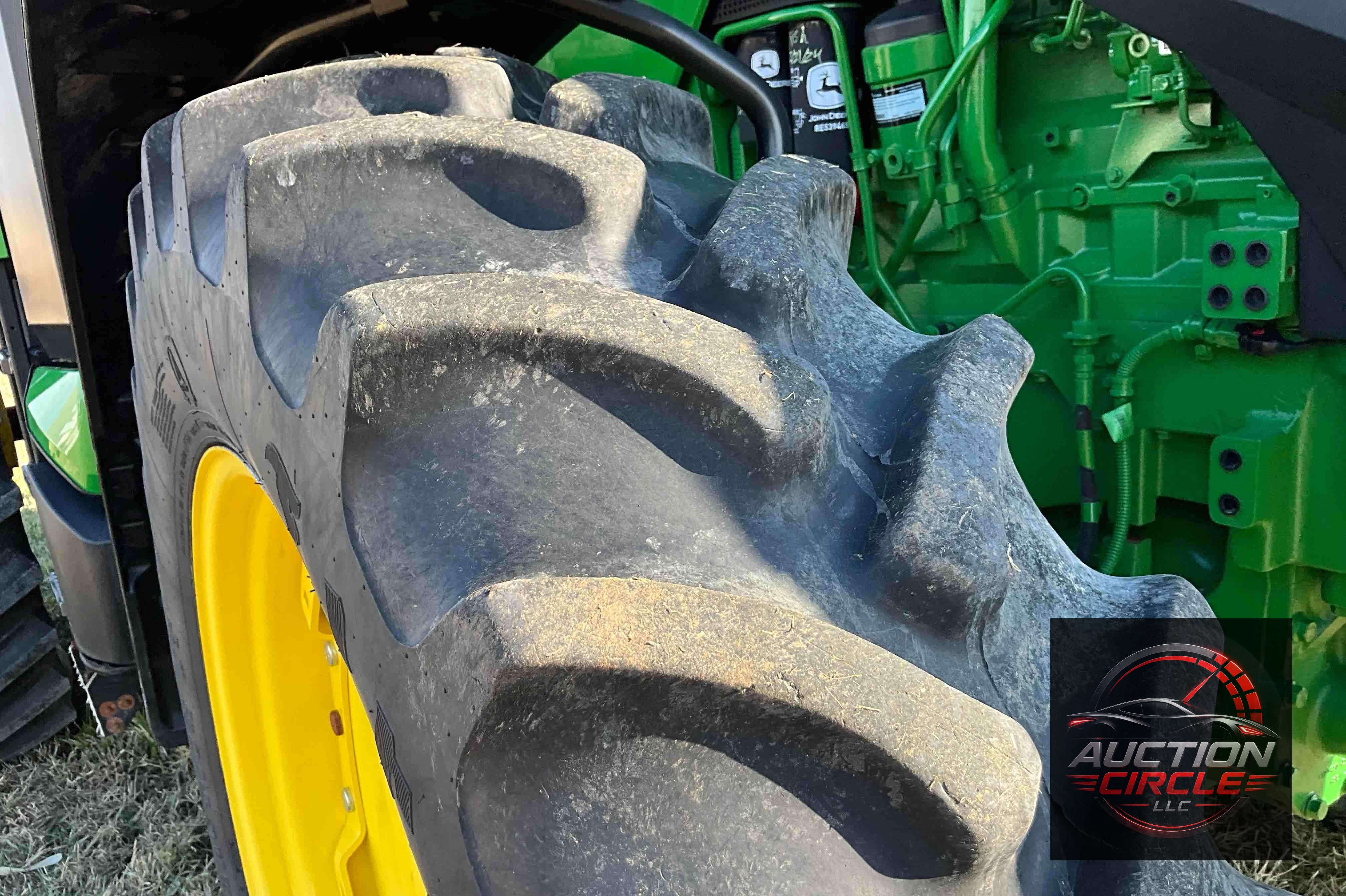 2022 John Deere 8R 250
