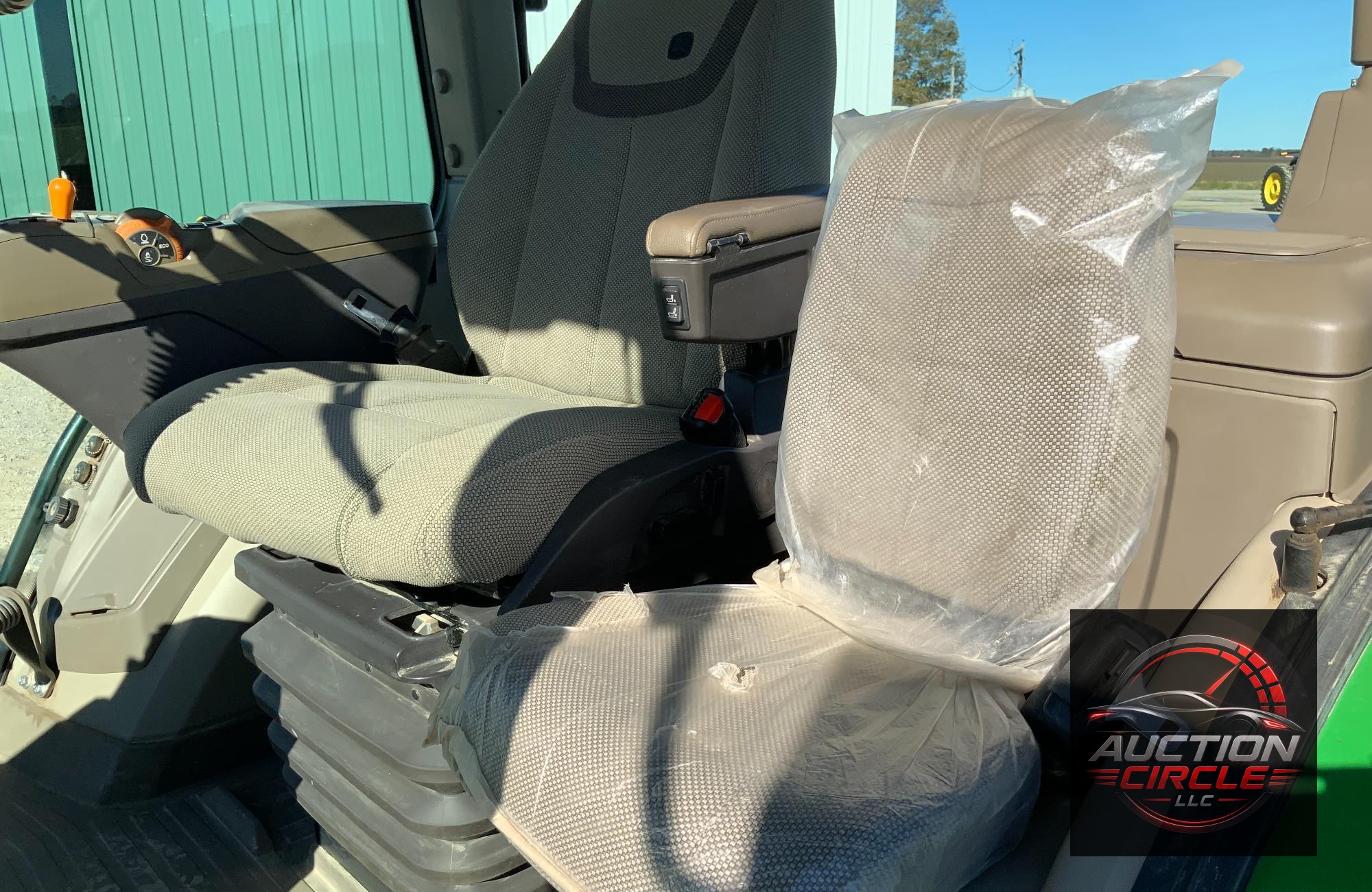 2020 John Deere 8R 250