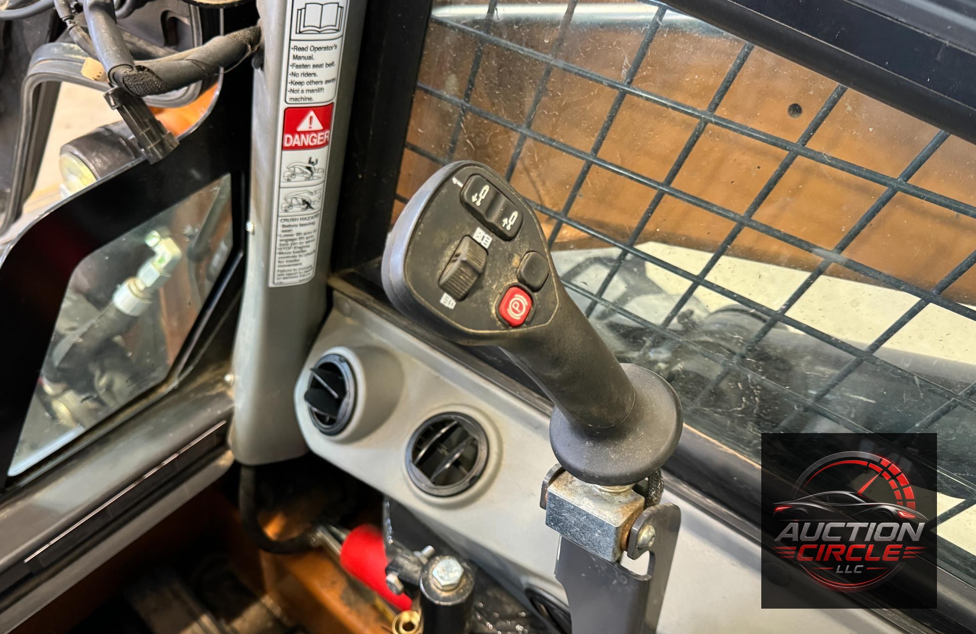 2023 Case SV280B