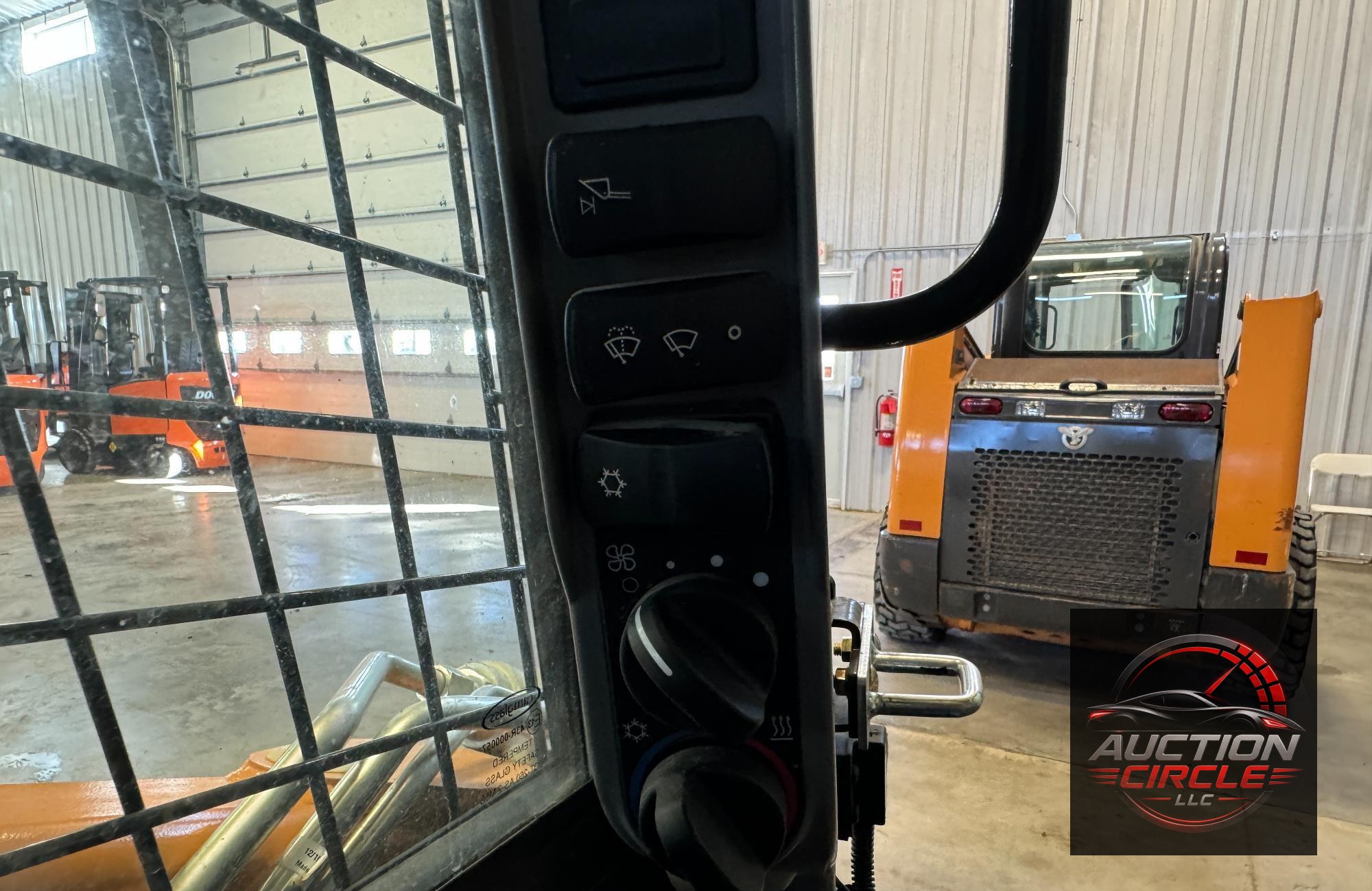 2023 Case SV280B