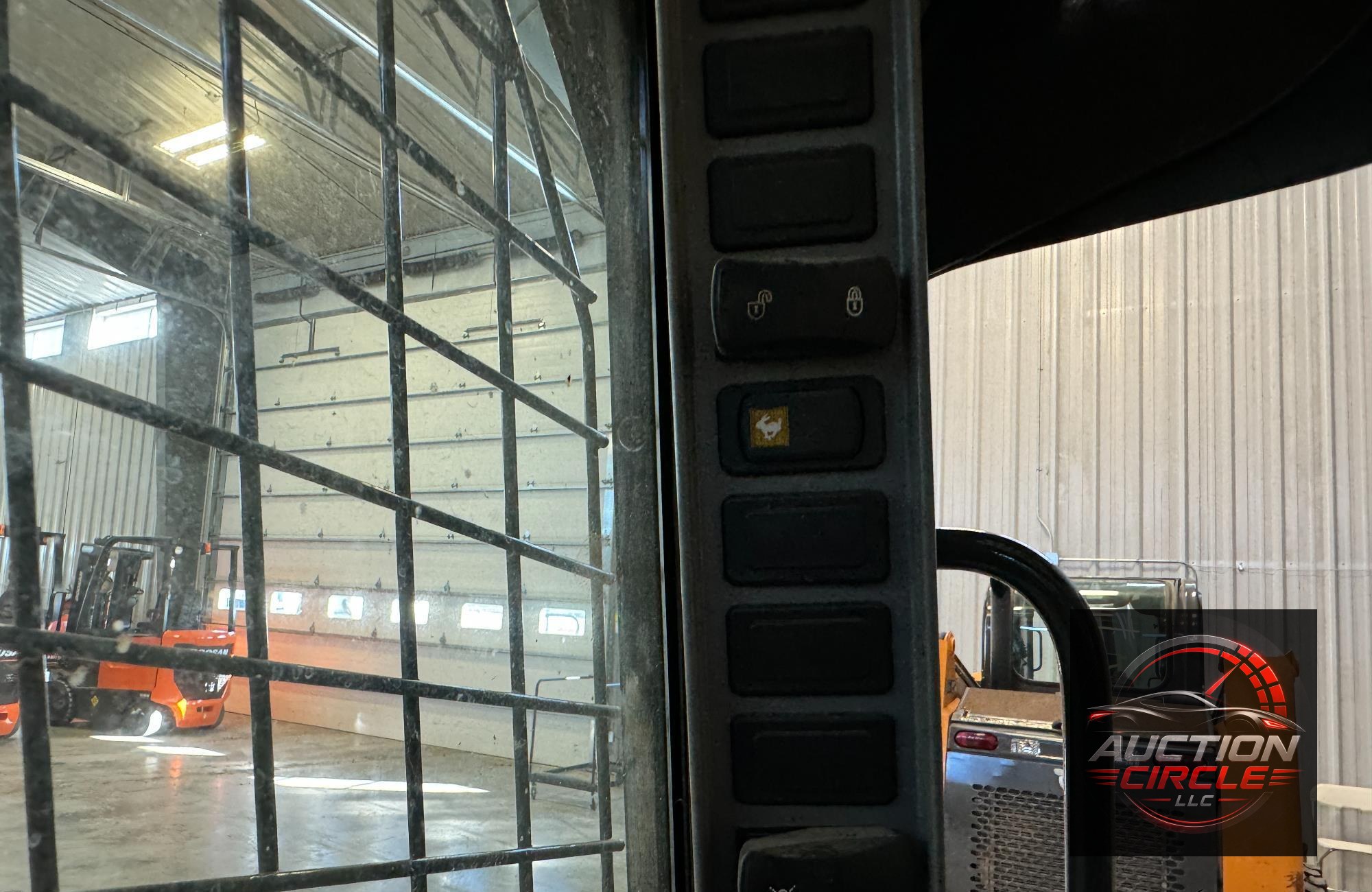 2023 Case SV280B