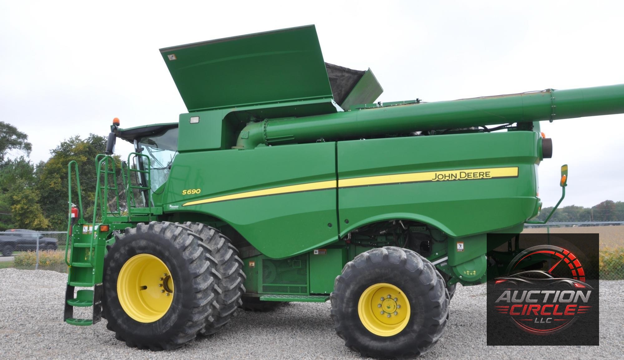 2014 John Deere S690