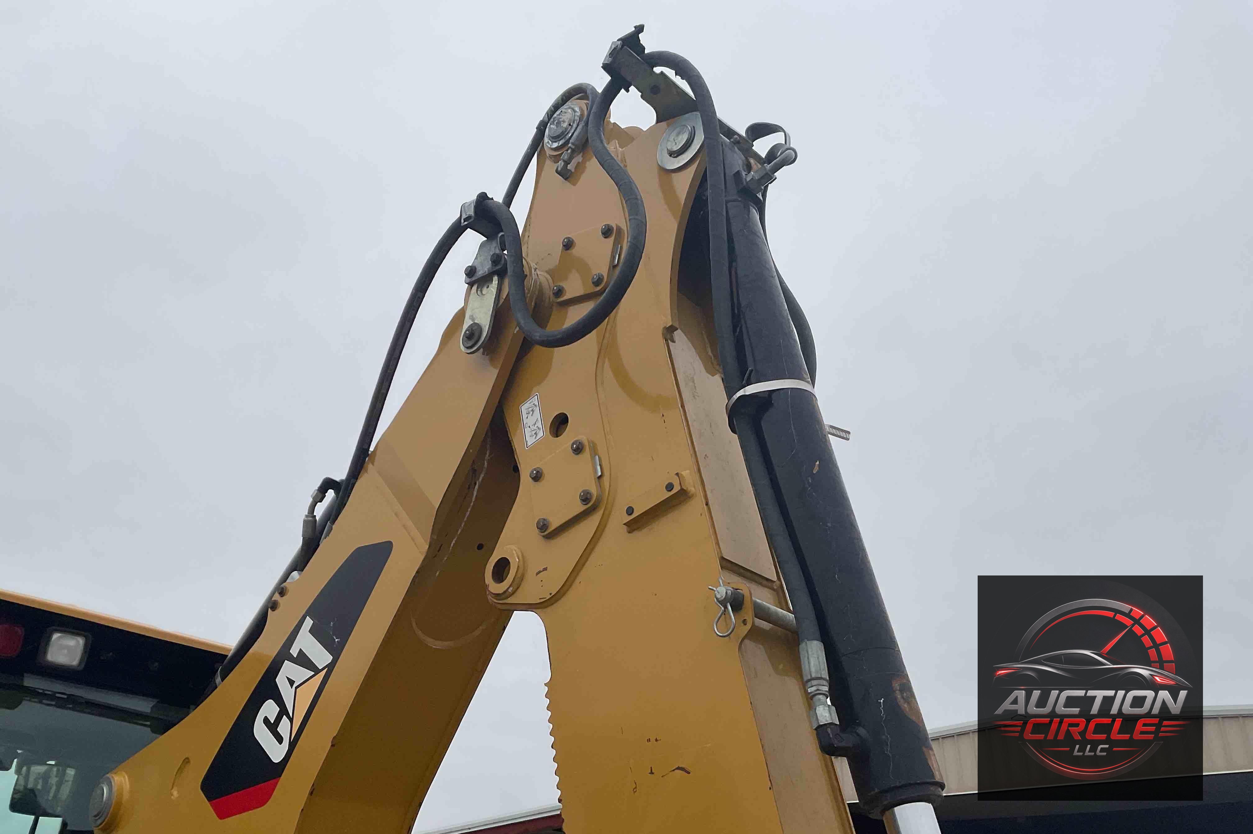 2018 Caterpillar 420F2