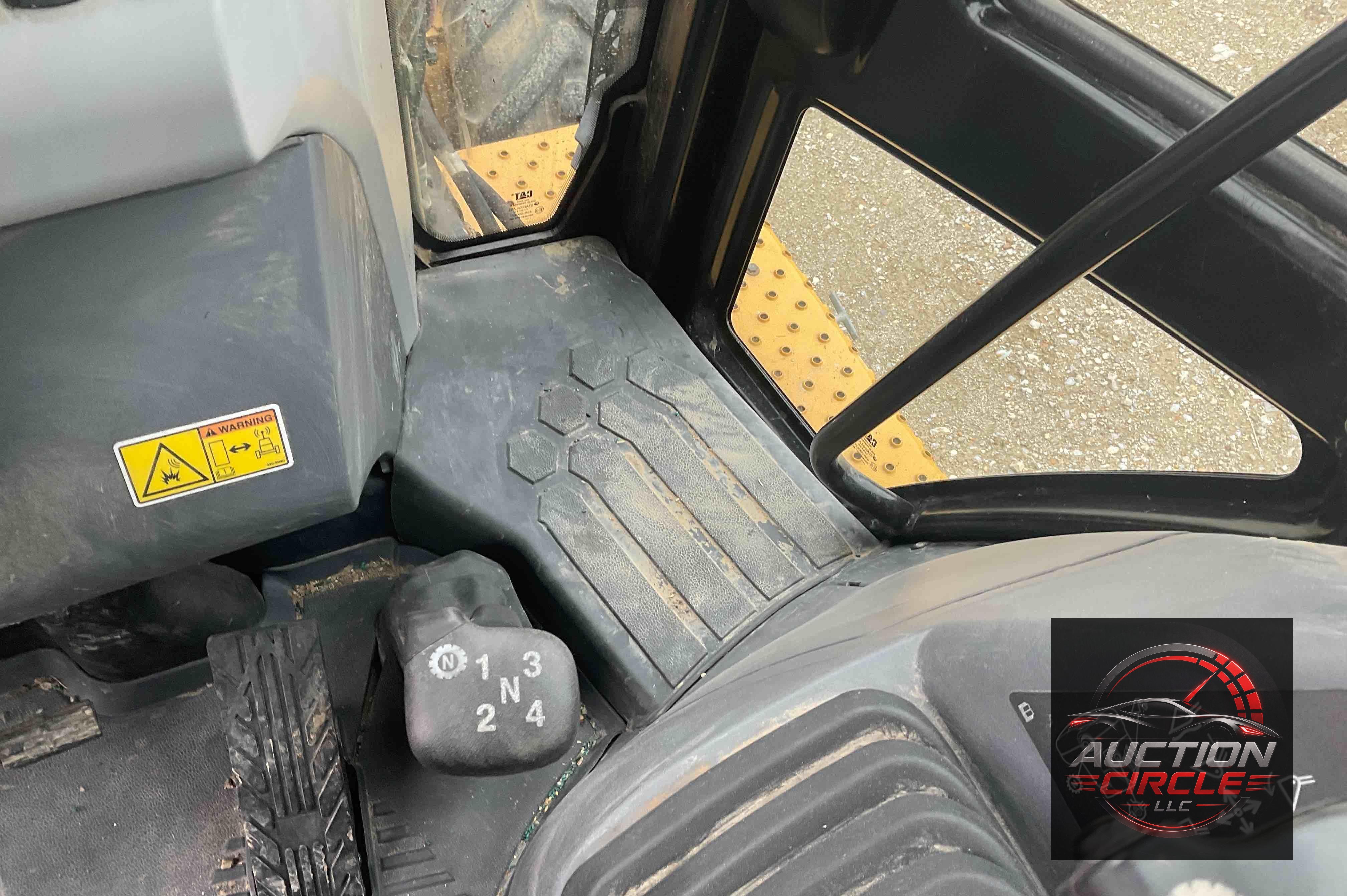 2018 Caterpillar 420F2