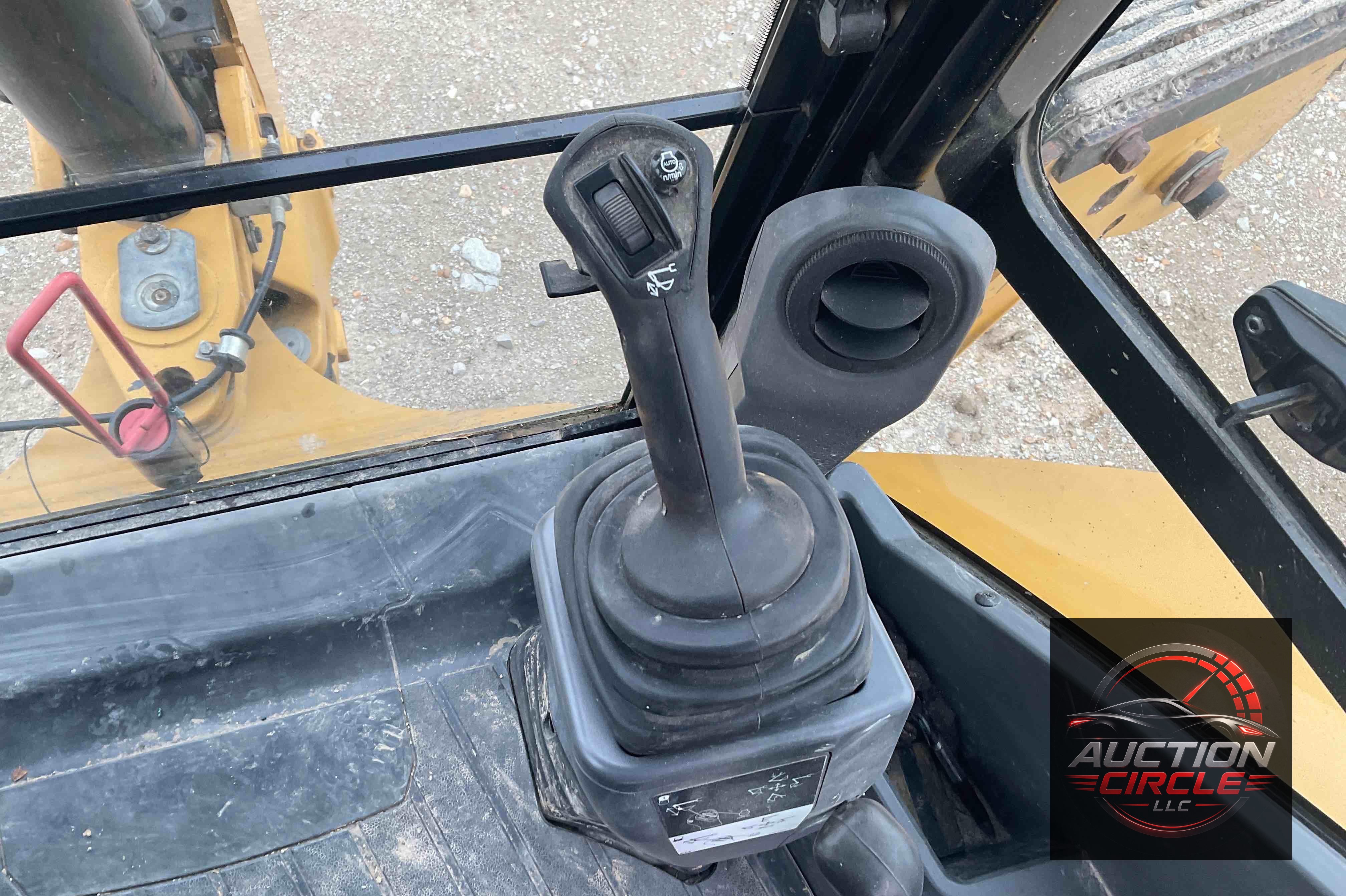 2018 Caterpillar 420F2