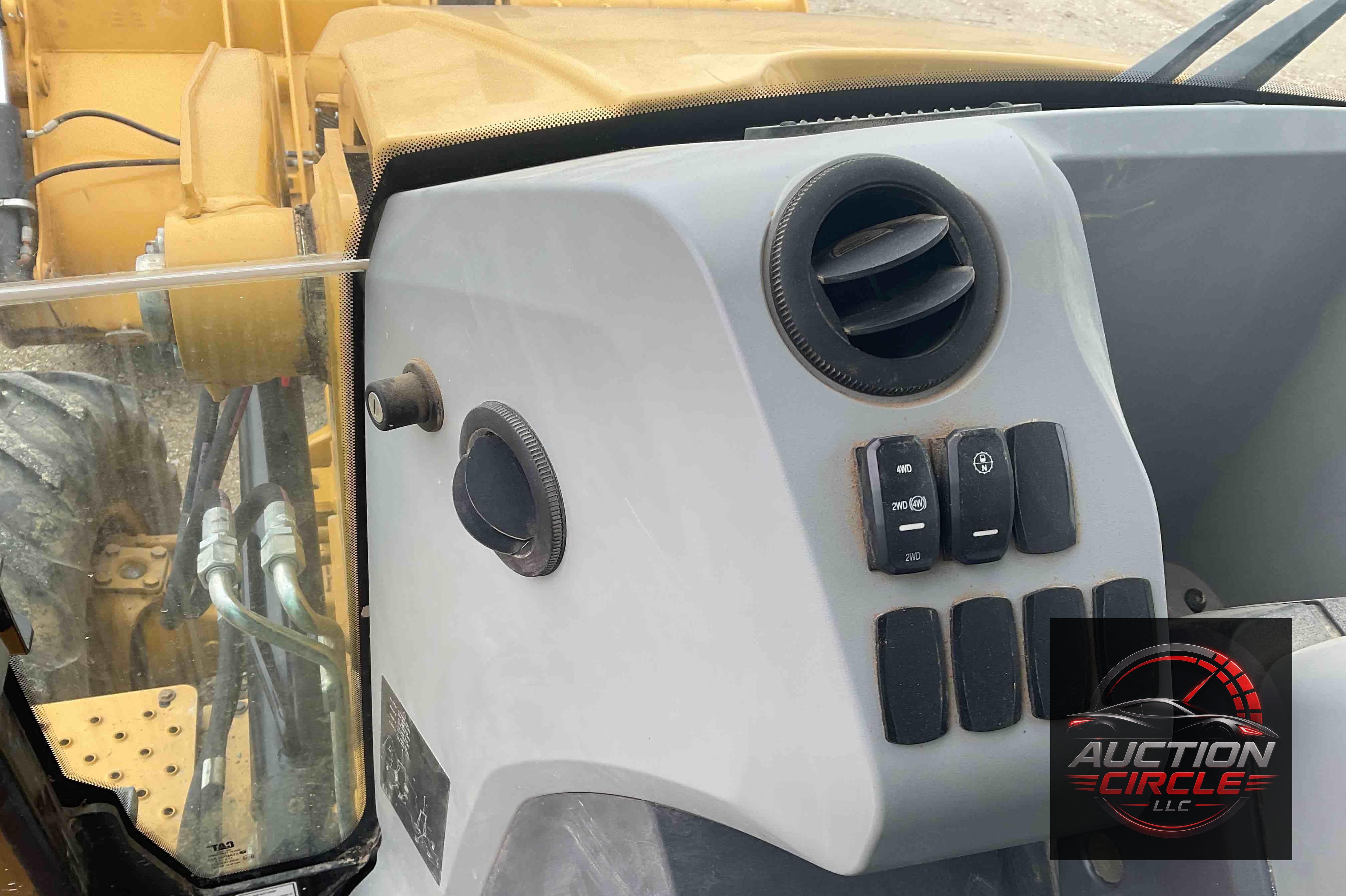 2018 Caterpillar 420F2