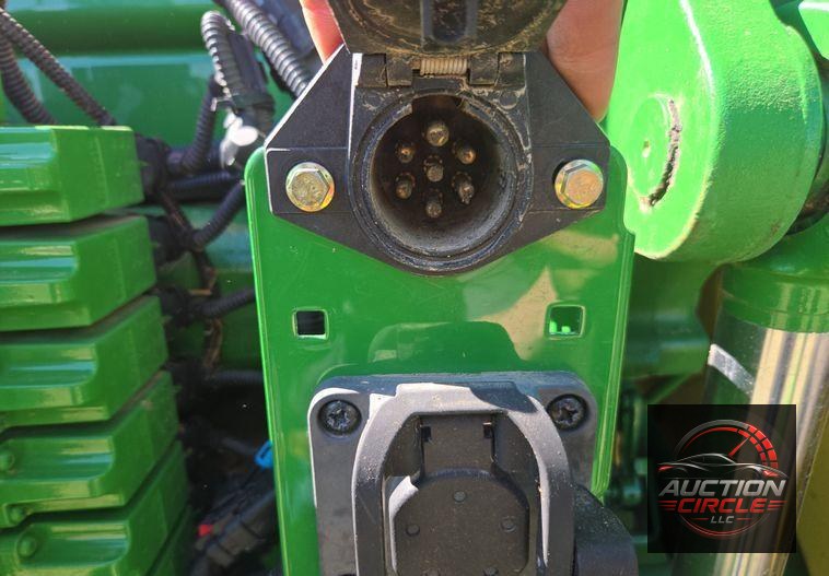 2012 John Deere 8285R MFWD tractor