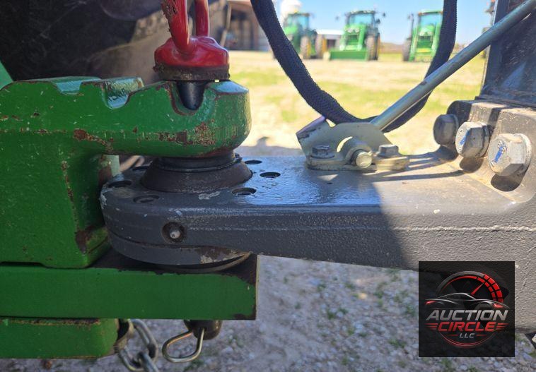 2012 John Deere 8285R MFWD tractor