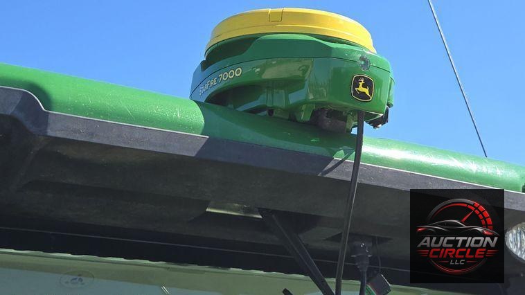 2012 John Deere 8285R MFWD tractor