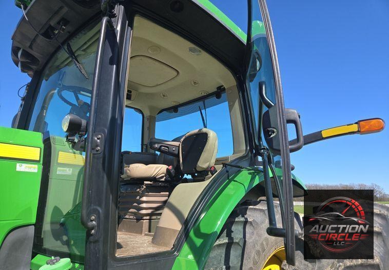 2012 John Deere 8285R MFWD tractor