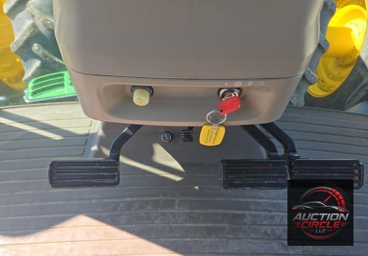 2012 John Deere 8285R MFWD tractor