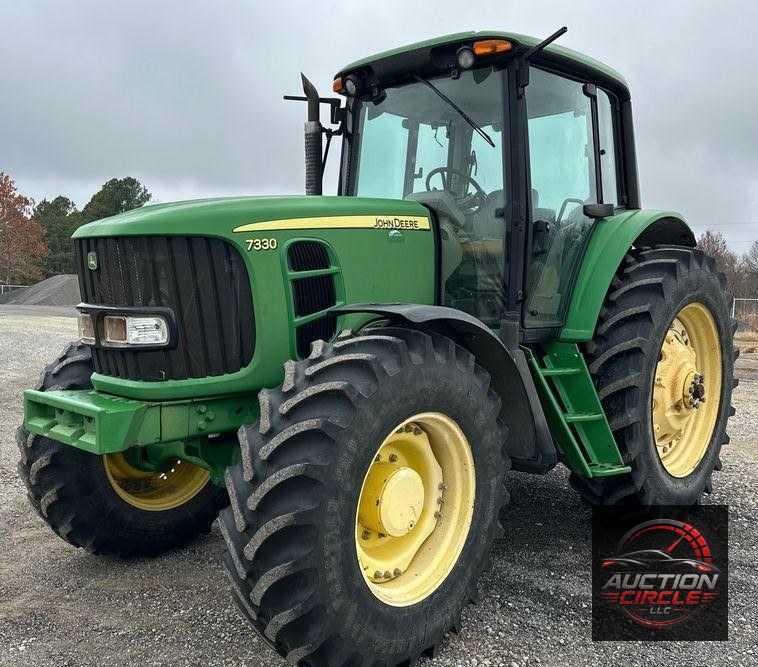 2010 John Deere 7330 MFWD tractor