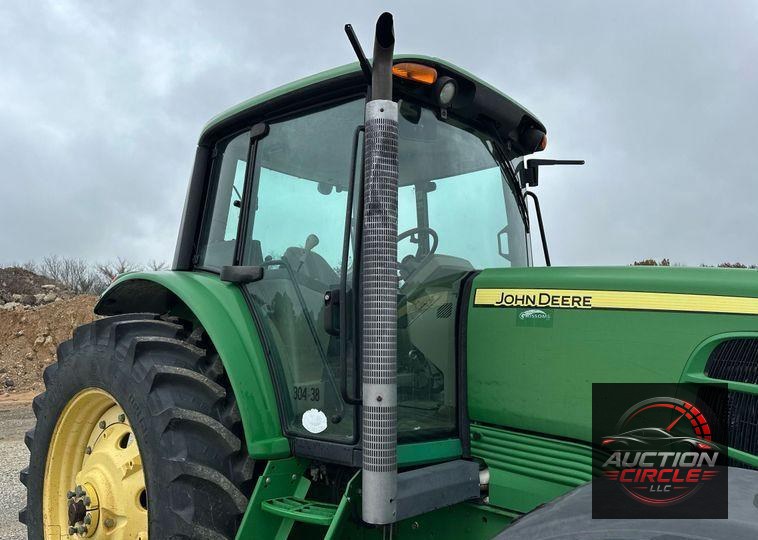 2010 John Deere 7330 MFWD tractor