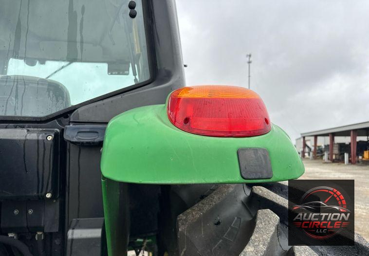 2010 John Deere 7330 MFWD tractor