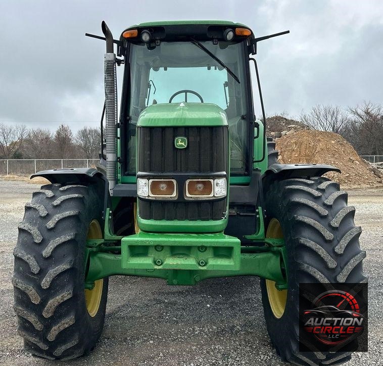 2010 John Deere 7330 MFWD tractor