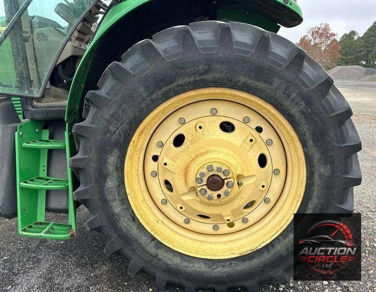 2010 John Deere 7330 MFWD tractor