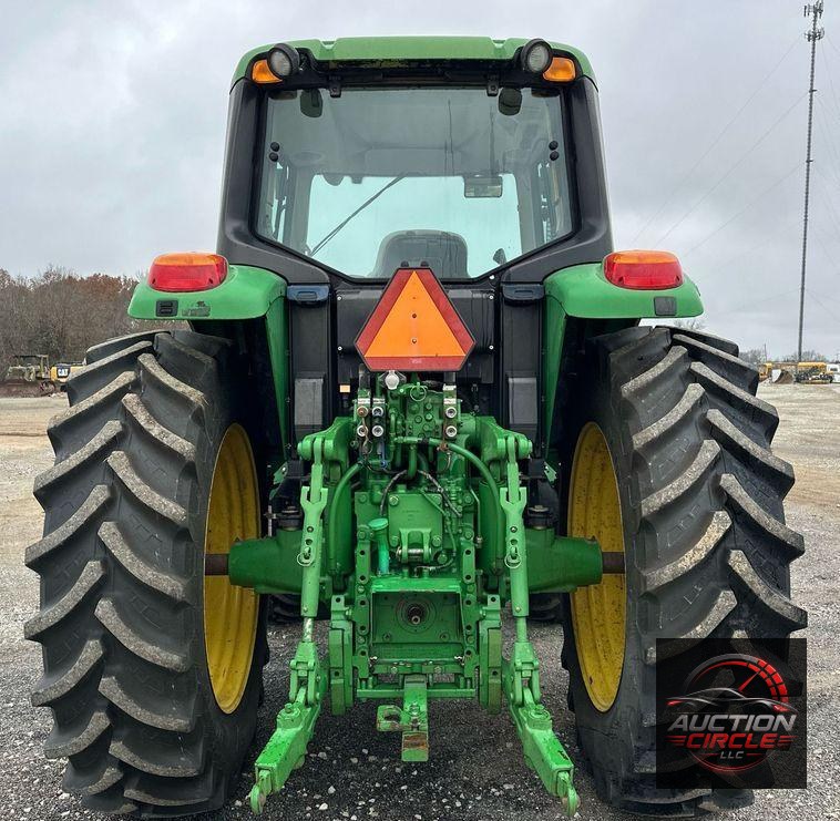 2010 John Deere 7330 MFWD tractor