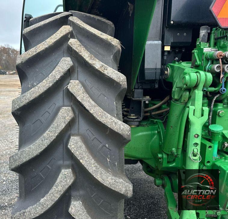 2010 John Deere 7330 MFWD tractor