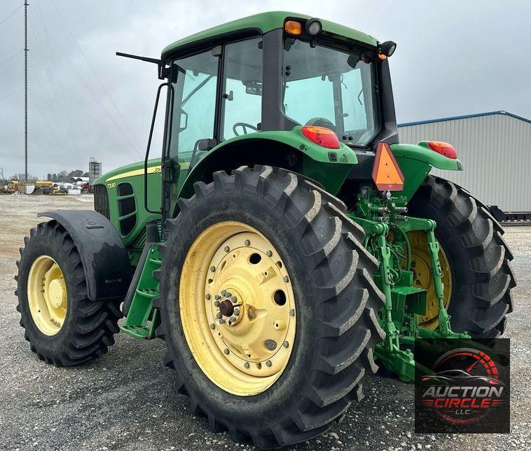 2010 John Deere 7330 MFWD tractor