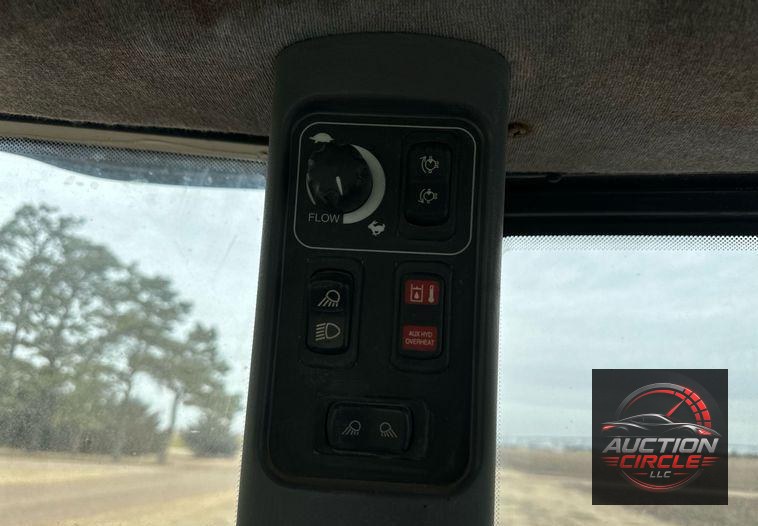 2012 New Holland TV6070 bi-directional tractor