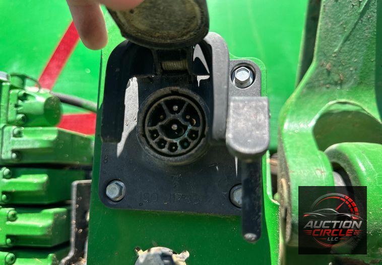 2017 John Deere 8295R MFWD tractor