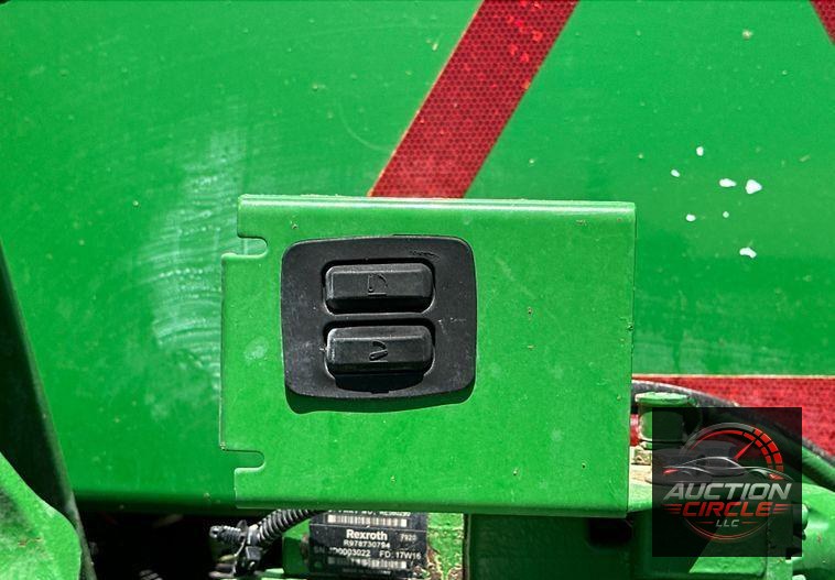 2017 John Deere 8295R MFWD tractor