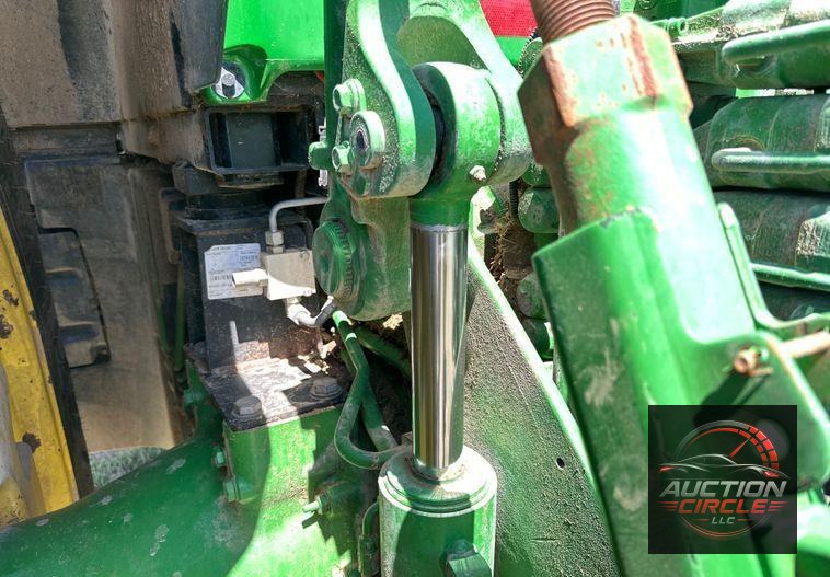 2017 John Deere 8295R MFWD tractor