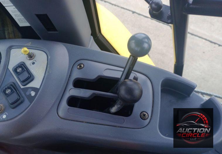 2014 New Holland TV6070 bi-directional tractor