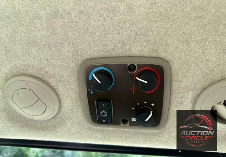 2022 John Deere  4066R MFWD tractor