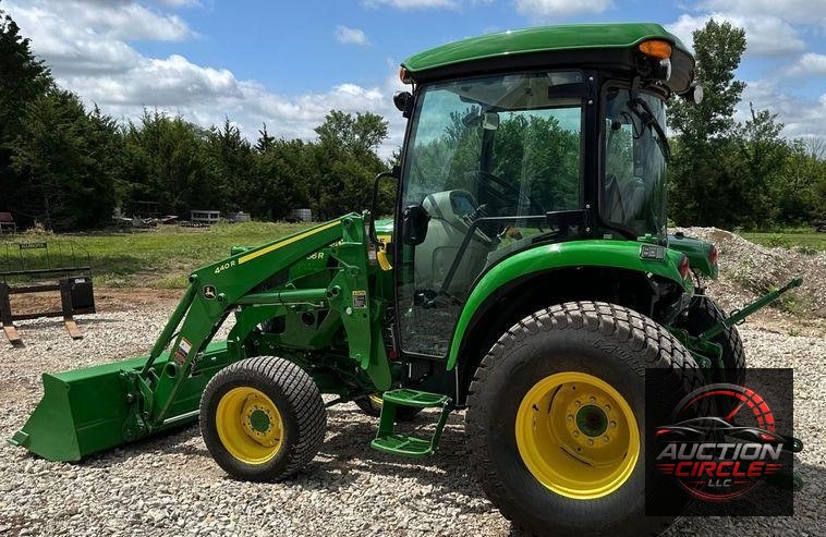 2022 John Deere  4066R MFWD tractor