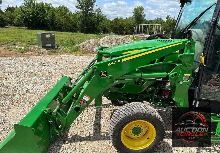 2022 John Deere  4066R MFWD tractor