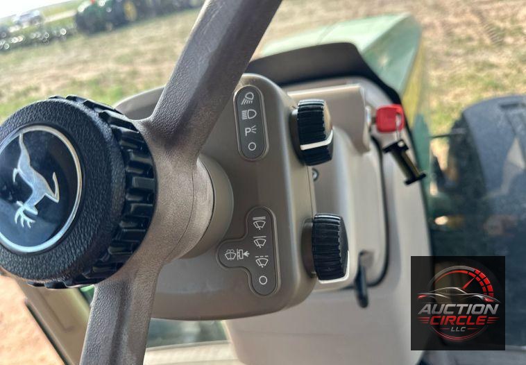 2016 John Deere 8370R MFWD tractor