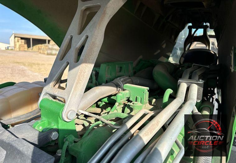 2016 John Deere 8370R MFWD tractor