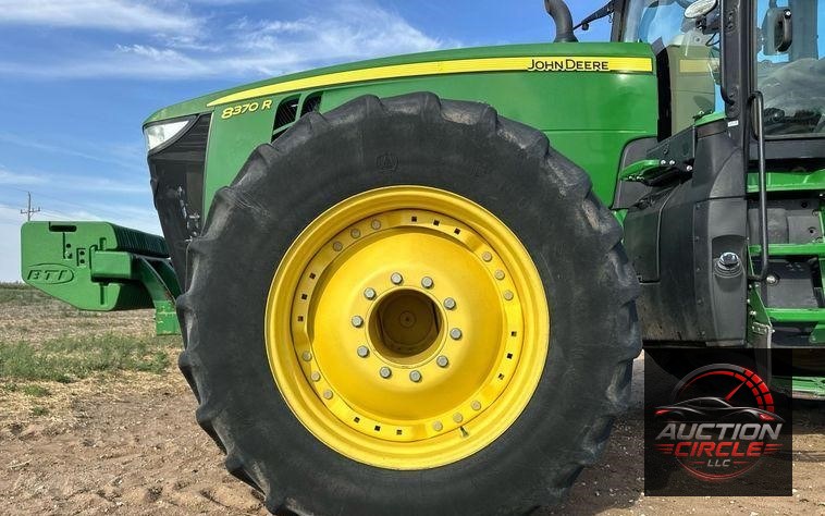 2016 John Deere 8370R MFWD tractor