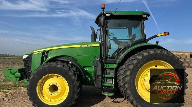 2016 John Deere 8370R MFWD tractor