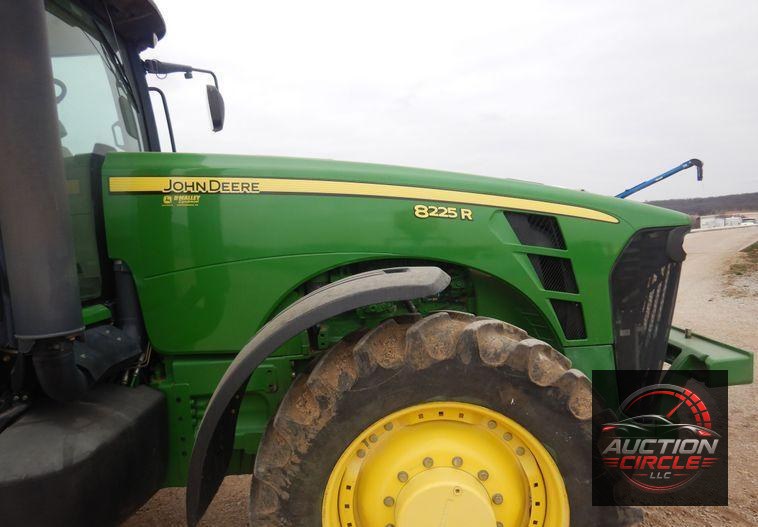 2010 John Deere 8225R MFWD tractor
