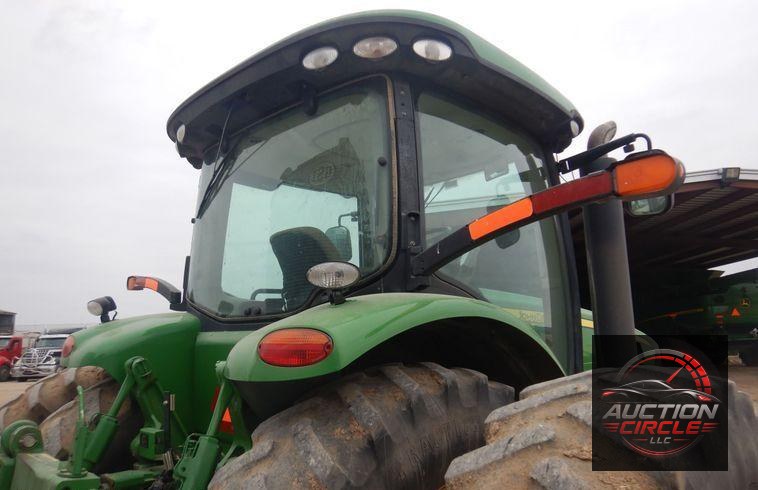2010 John Deere 8225R MFWD tractor