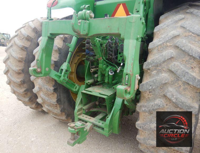 2010 John Deere 8225R MFWD tractor