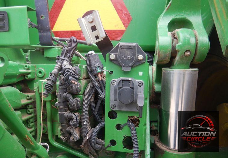2010 John Deere 8225R MFWD tractor