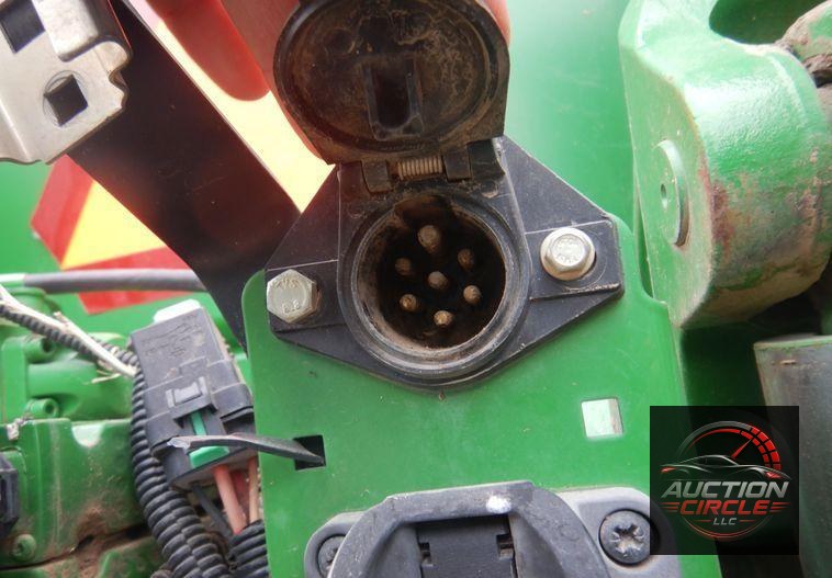 2010 John Deere 8225R MFWD tractor