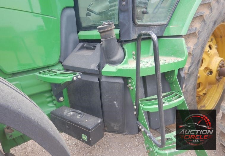 2010 John Deere 8225R MFWD tractor