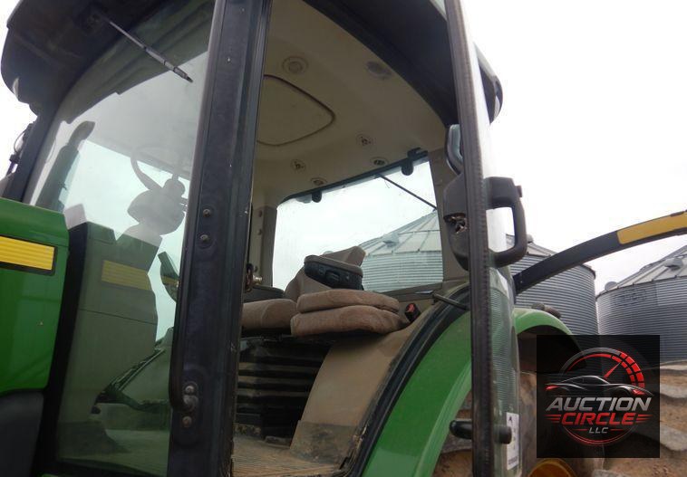 2010 John Deere 8225R MFWD tractor