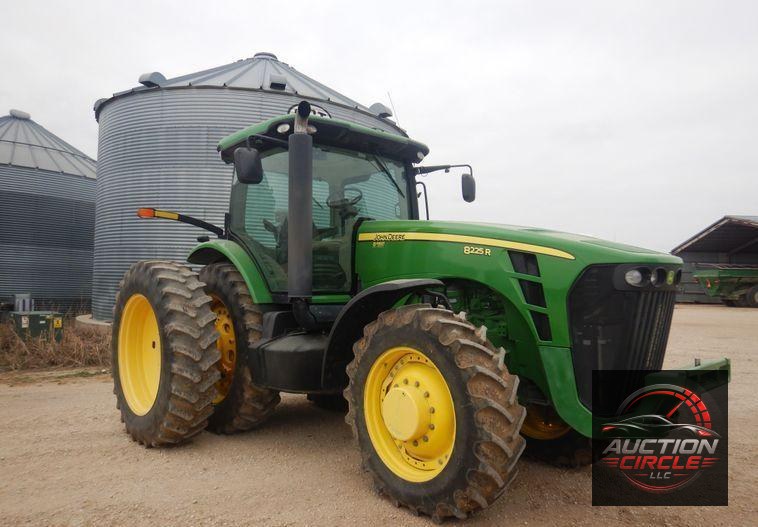 2010 John Deere 8225R MFWD tractor